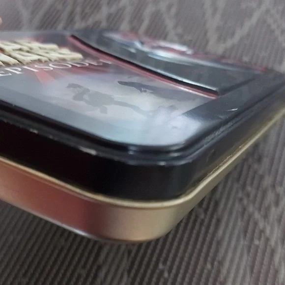 Starwars playing cards & tin - Picture 13 of 15